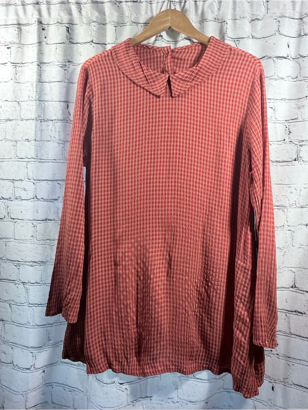 Flax Women's Red Long-Sleeve Textured Top with Peter Pan Collar